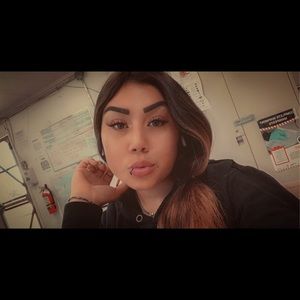 Meet your Posher, Kayla